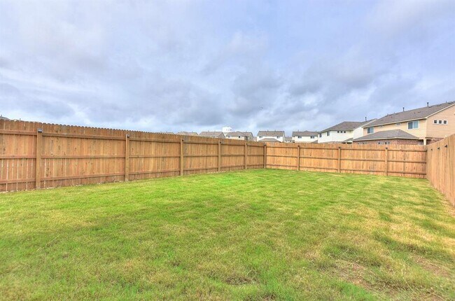 Building Photo - 420 White Steppe Way