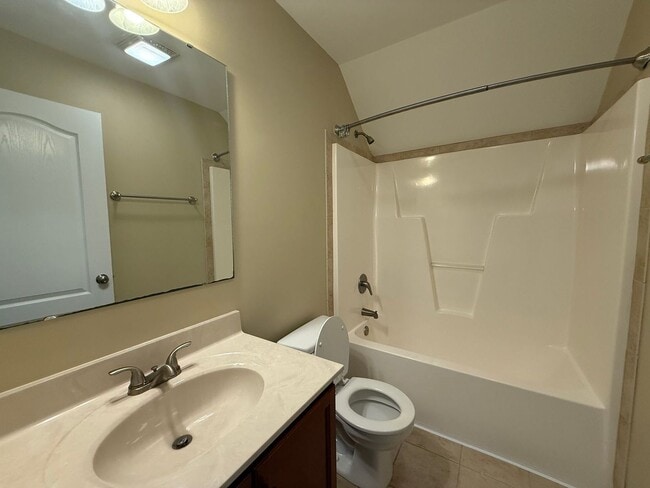 Building Photo - Beautiful 4 bedroom, 3.5 house