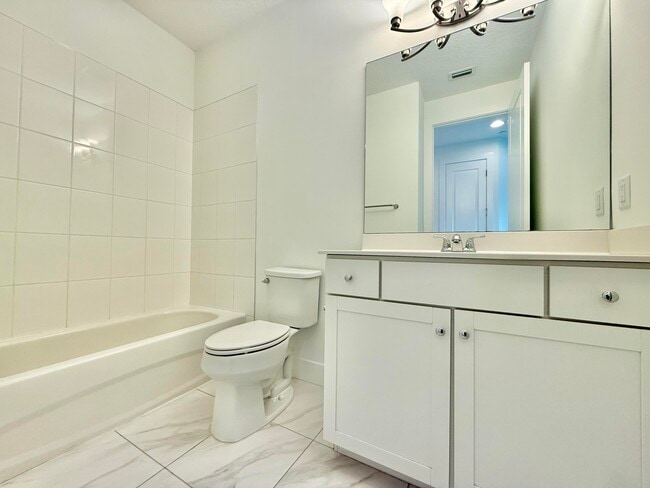 Building Photo - 3019 Franklin Pl