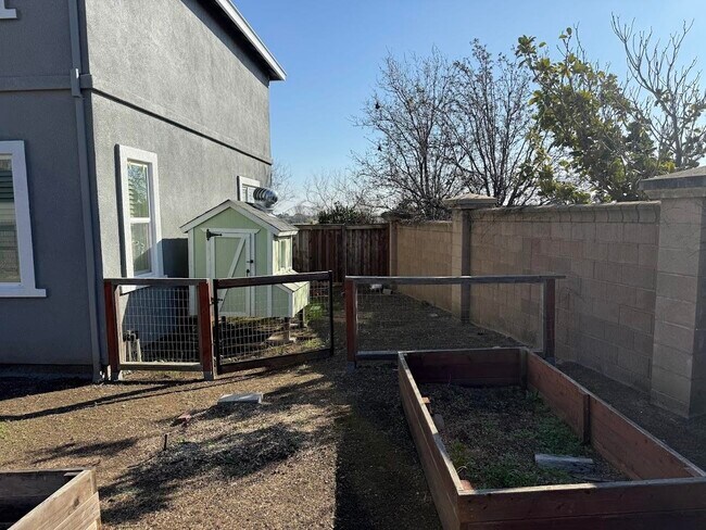 Building Photo - 236 Cogburn Way