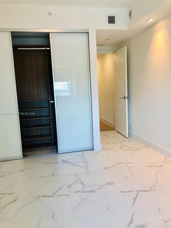 Building Photo - 3131 NE 7th Ave