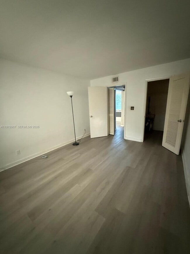 Building Photo - 2415 Lincoln St