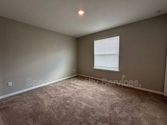 Building Photo - 9798 Fiddleback Ln
