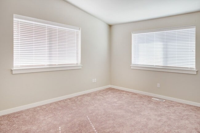 Building Photo - Modern 4BD 2.5BA in LSSD