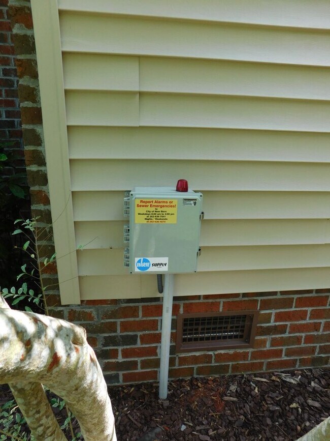 Building Photo - 300 Taliaferro Ln