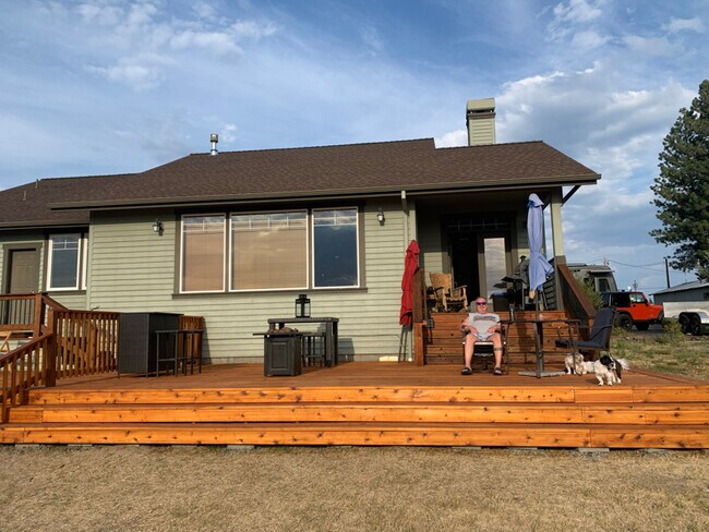Building Photo - 51439 Morson St