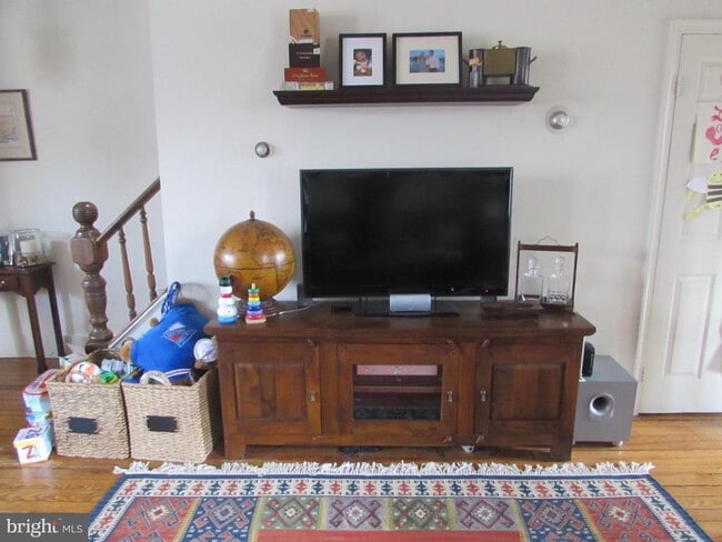 Building Photo - 112 Commerce St