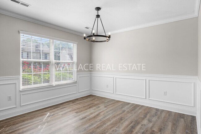 Building Photo - PRICE REDUCTION!!  FARRAGUT: TWO STORY 3 B...