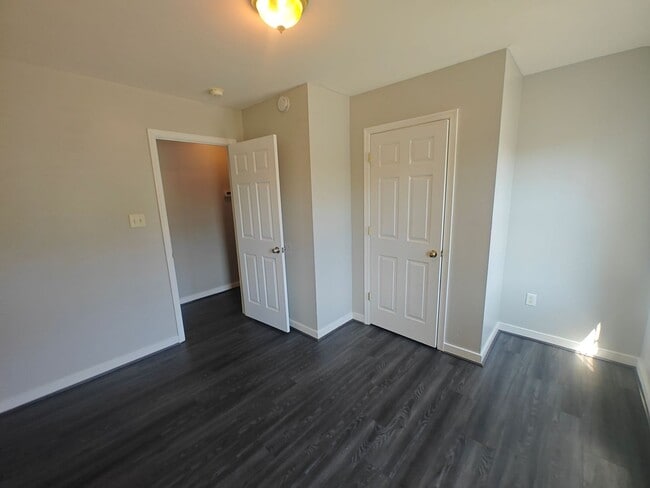 Building Photo - 4037 Birdbrook Dr