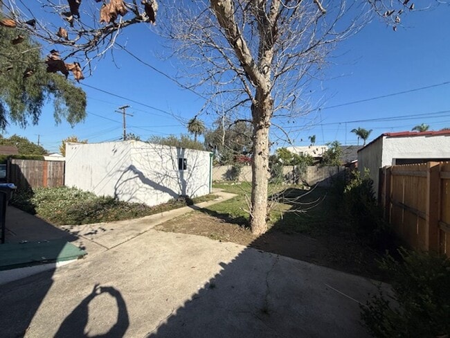 Building Photo - Corner lot home with Lots of Curb Appeal