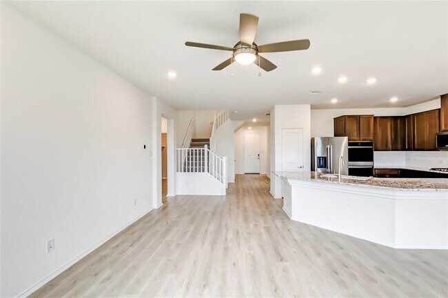 Building Photo - 1717 River Plateau Dr