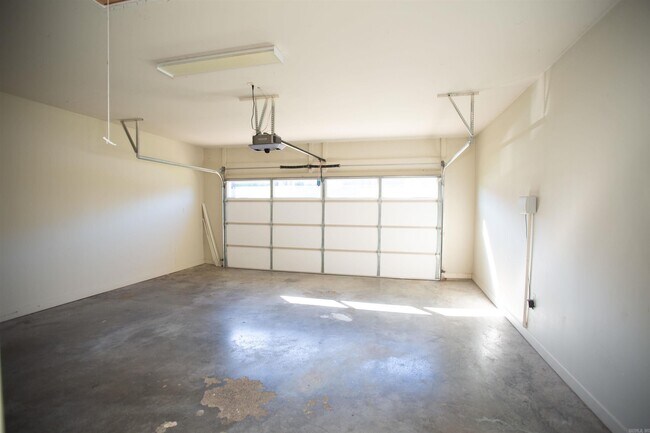 Building Photo - 15418 Hartford St