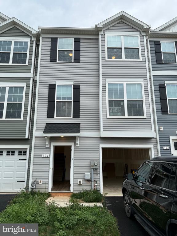 Building Photo - 326 Avon Dr