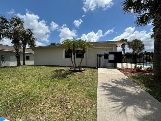 Building Photo - 1517 Las Villas Blvd
