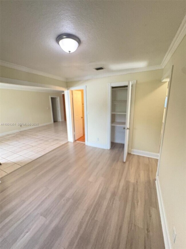 Building Photo - 333 SW 80th Terrace