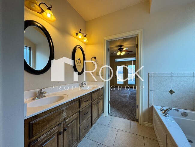 Building Photo - 3 Bedroom, 2 Bath, 2 Car Garage - SELF TOURS AVAILABLE SOON!