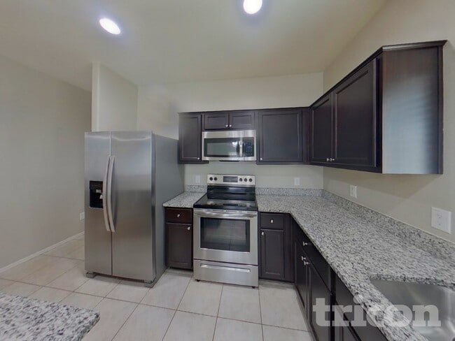 Building Photo - 17030 N Rosemont St