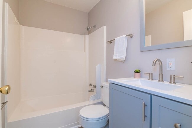 Building Photo - 170 E Hadley Rd