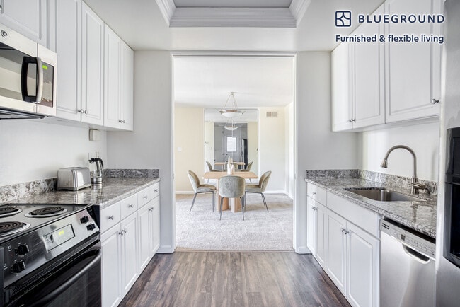 Building Photo - 1850 Sand Hill Rd