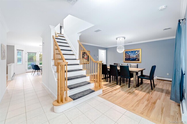 Building Photo - 212 Fairway Dr