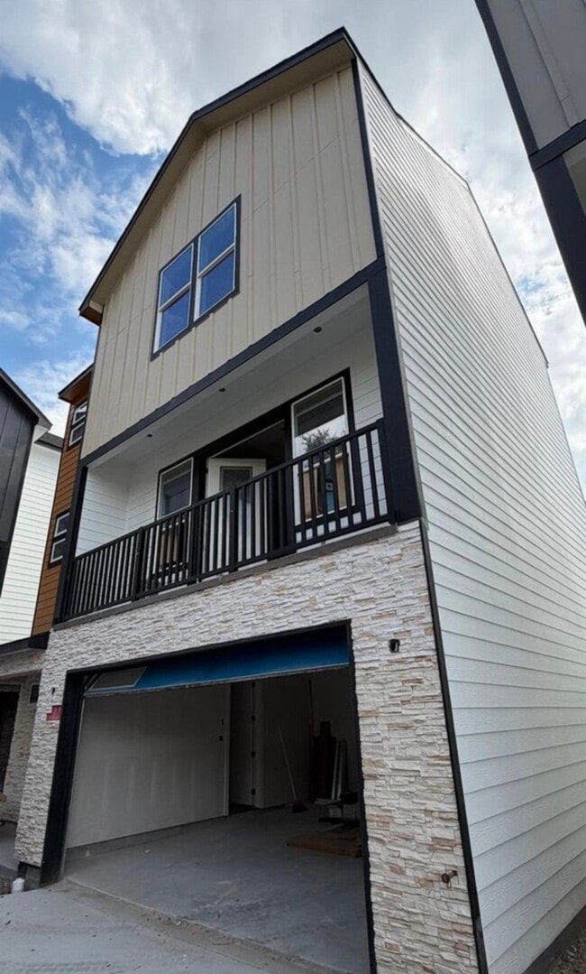 Building Photo - 2711 Berry St