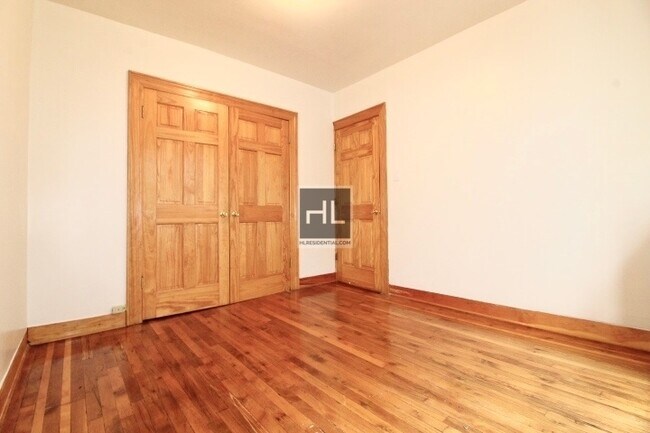 Building Photo - QUENTIN ROAD