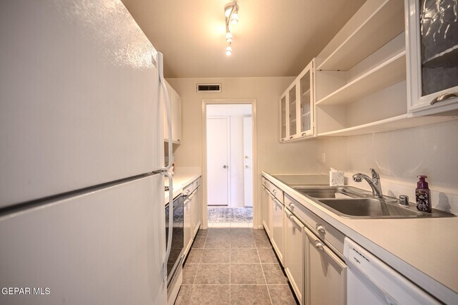 Building Photo - 252 Shadow Mountain Dr