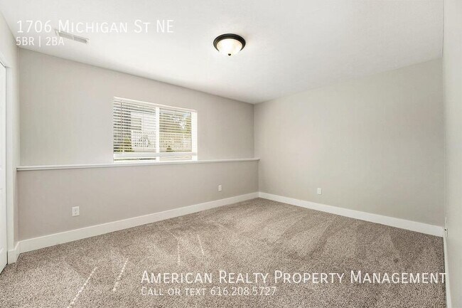 Building Photo - 1706 Michigan St NE