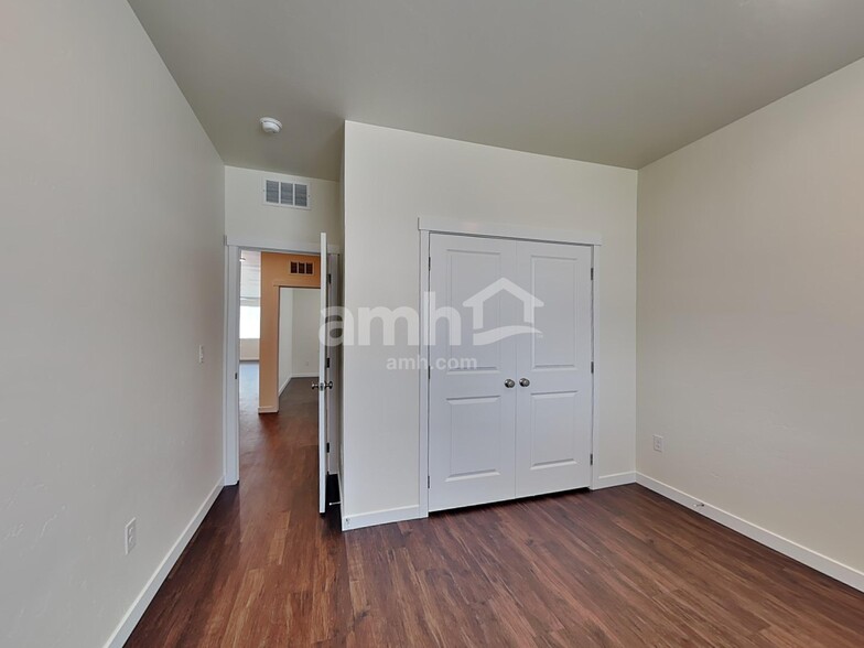 Building Photo - 1512 N Garnet Creek Ave
