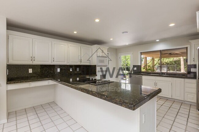 Building Photo - 49 Biltmore Estates Dr