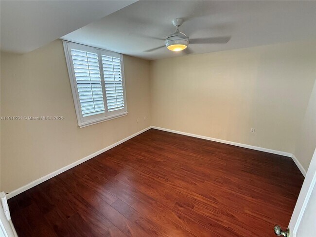 Building Photo - 1522 Whitehall Dr