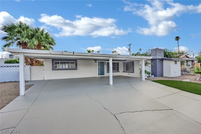 Building Photo - 2325 Sombrero Dr