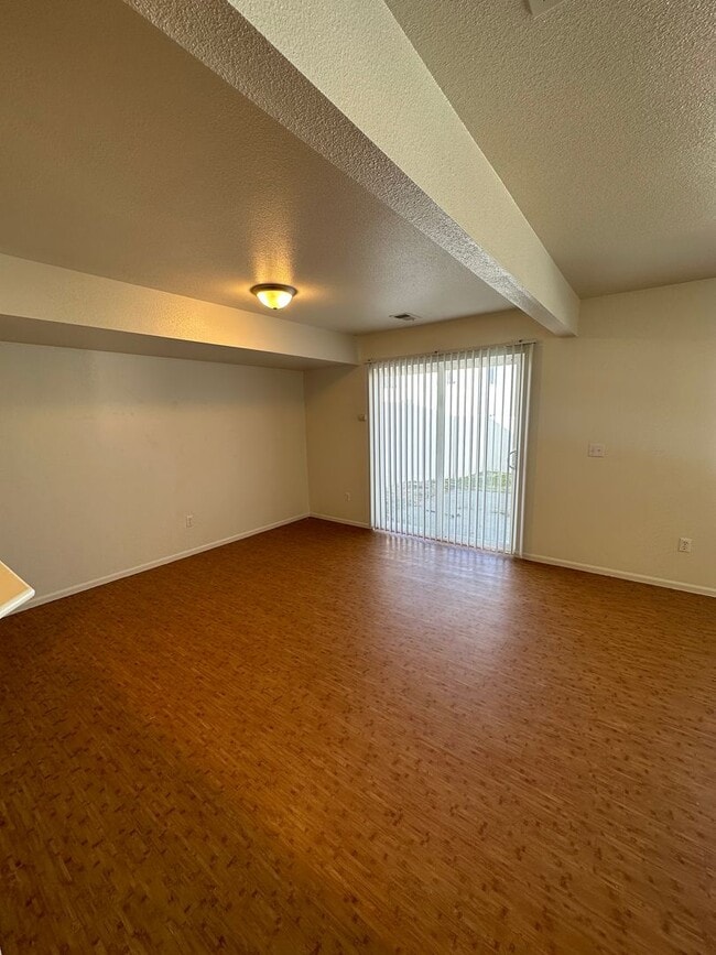 Building Photo - 3 BEDROOM, 2.5 BATHROOM SOUTH PARK TWINHOME WITH ATTACHED 2 CAR GARAGE