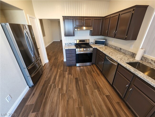 Building Photo - 300 Vilberti Ct