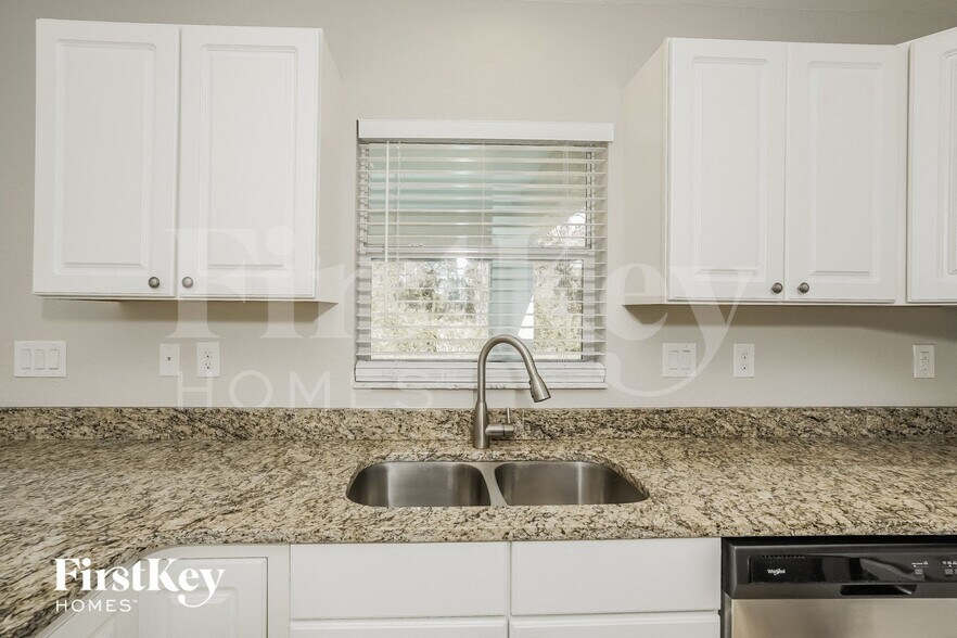 Building Photo - 3595 Gillot Blvd