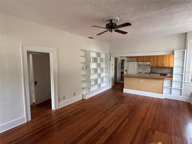 Building Photo - 4666 Iris St N