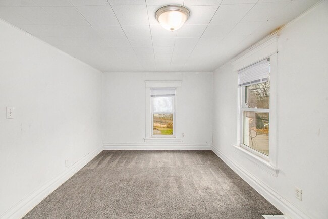 Building Photo - 147 Isbell St