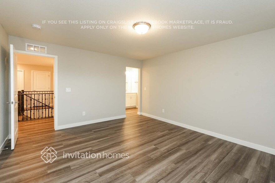 Building Photo - 11216 House Finch Ln