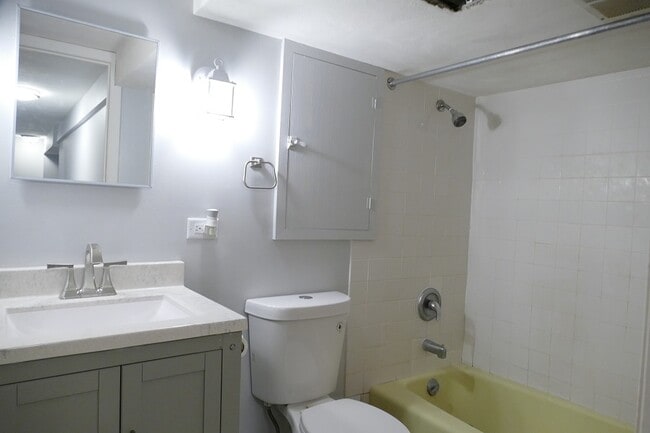 Building Photo - 5507 S Washington St