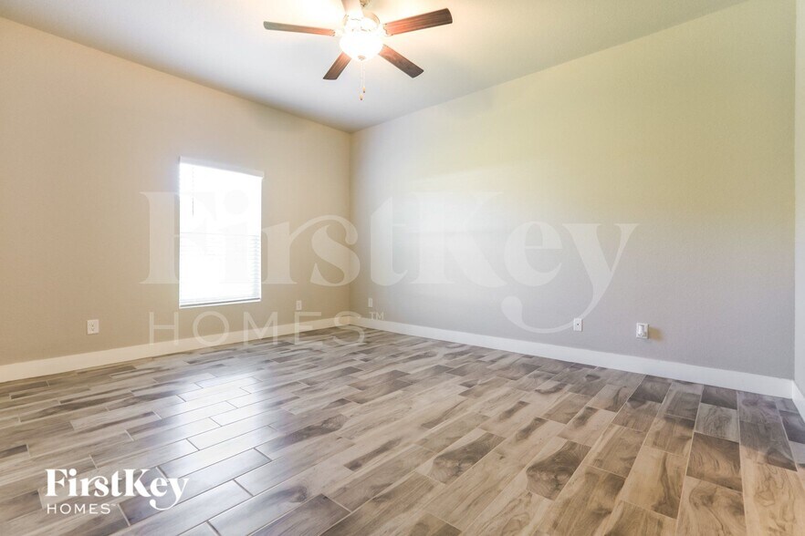 Building Photo - 5139 Cromey Rd