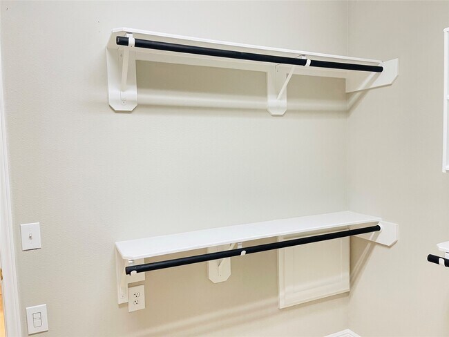 Building Photo - 6207 Harrison Ct