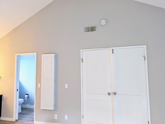 Building Photo - 6525 Idlewild Ct