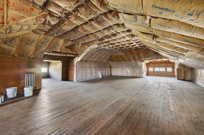 Building Photo - 134 S Hatton