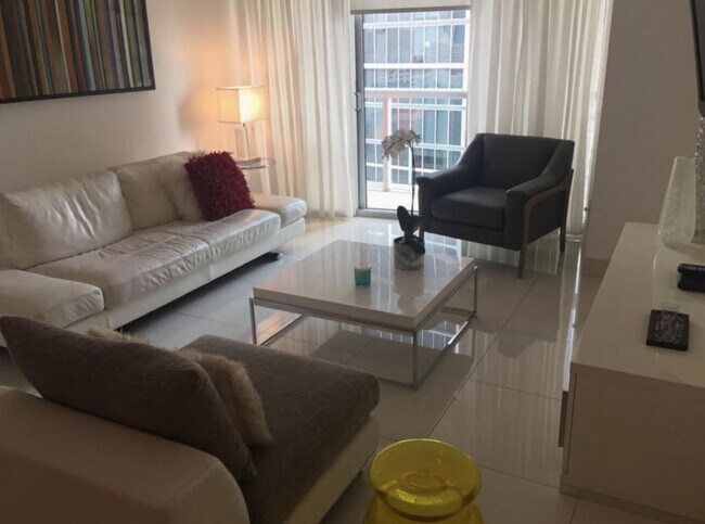 Building Photo - 485 Brickell Ave
