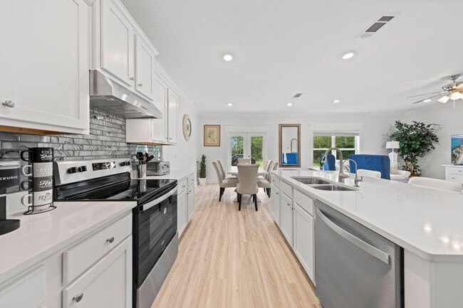 Building Photo - 206 Piper Cv