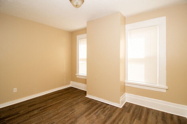 Building Photo - 3926 Woodbridge Ave
