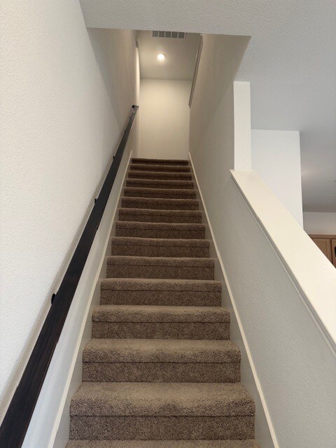 Building Photo - 636 Big Bend Dr