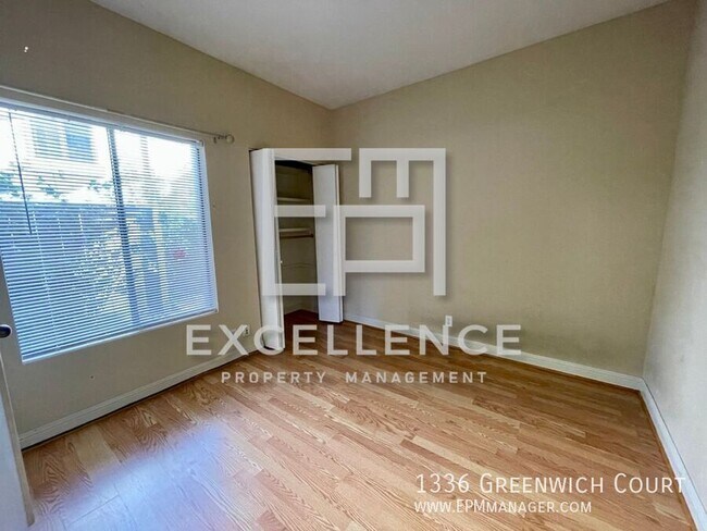 Building Photo - 1336 Greenwich Ct