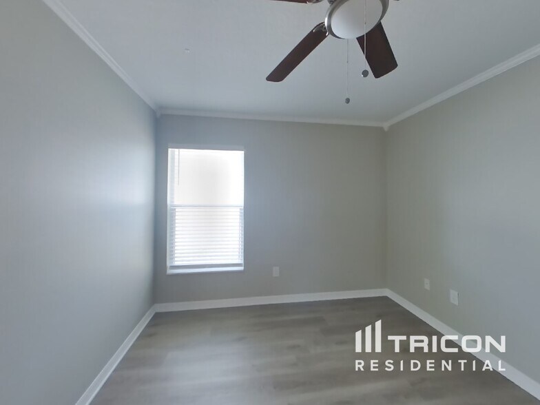Building Photo - 5423 Braddock Dr