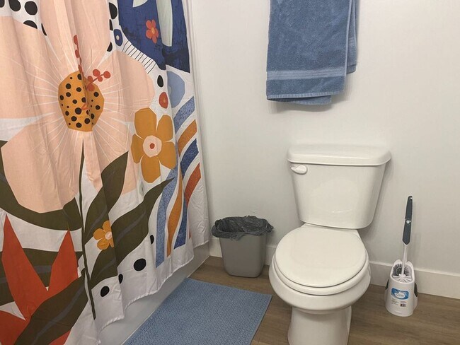 Building Photo - Private Basement Suite in Shared Lehi Townhome, Shared Kitchen